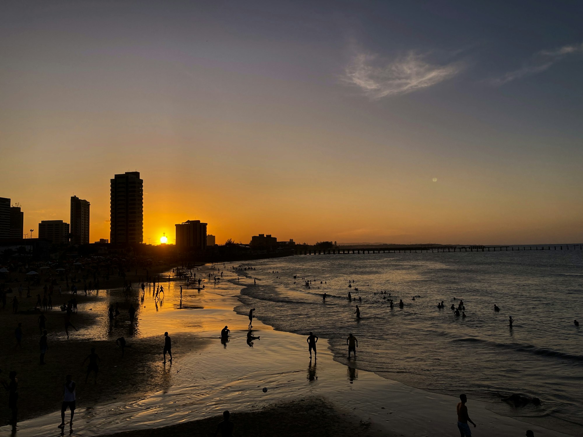 A cidade de Fortaleza à noite